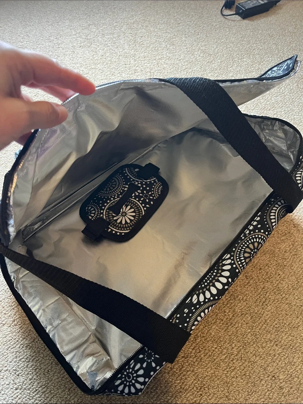 Black and White Floral Circle Crockpot and Casserole Carrying Case Set